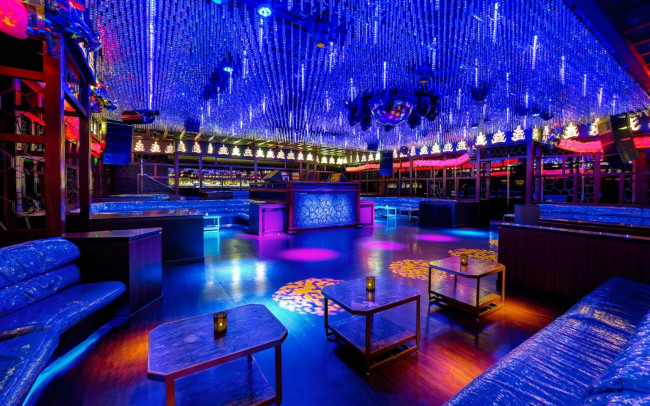 Deluxe Vegas Nightclub Experience